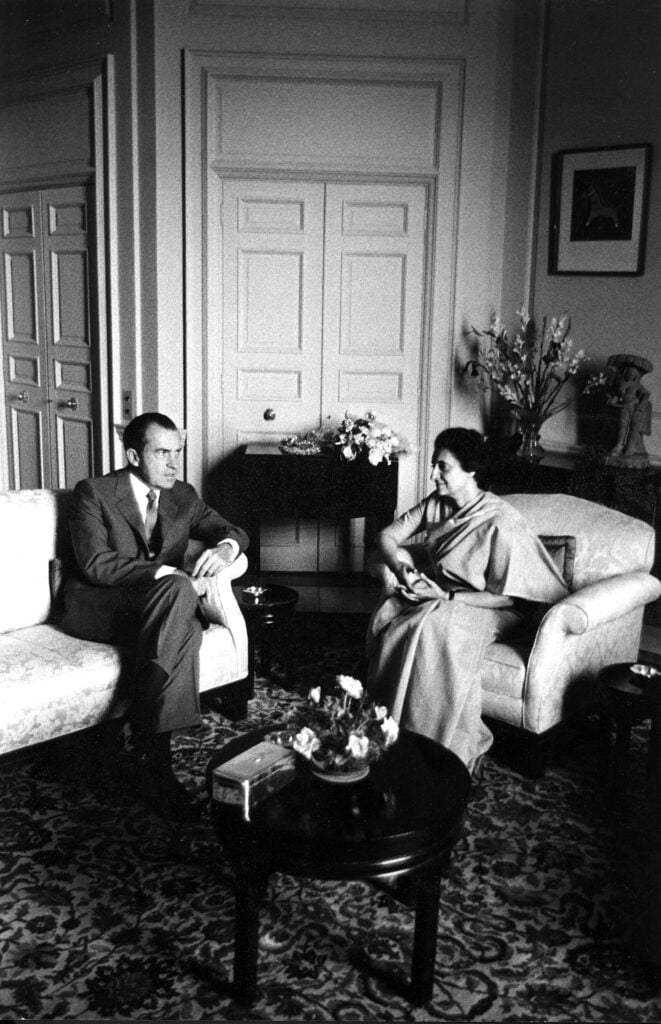 President Richard Nixon with PM Indira Gandhi 1 | Oxyxon